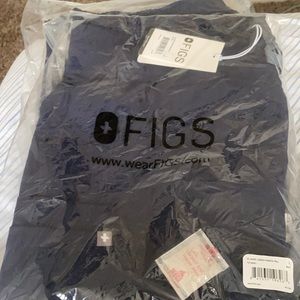 Women’s L unopened FIGS Kade Cargo Scrub Pants